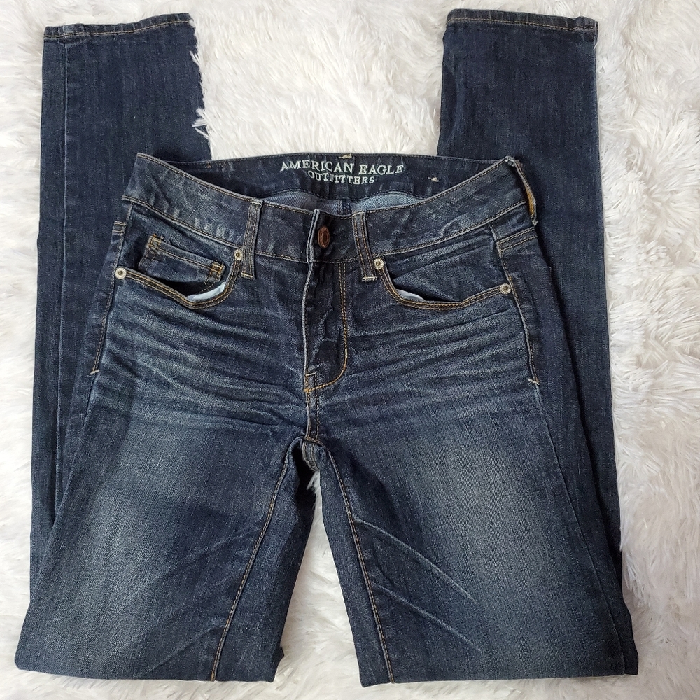 AMERICAN EAGLE SUPER STRETCH SKINNY JEANS!